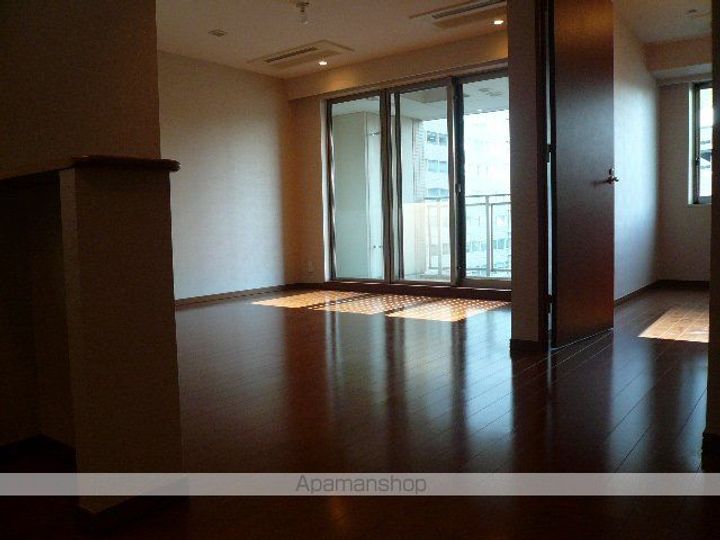 パークハウス芝タワーの居間