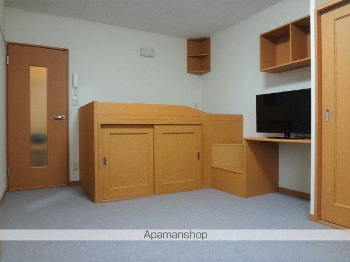 レオパレストルネードの居間