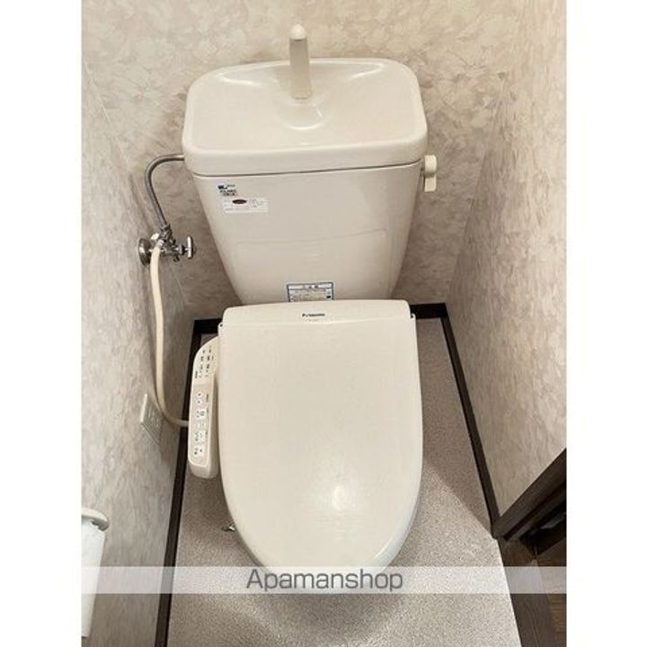 ナディア・ヴィエーレ402のその他画像