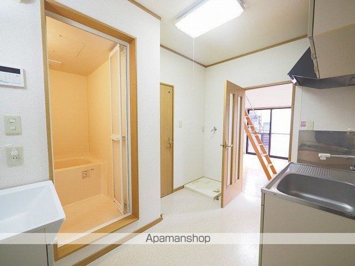 アルファイトの内装