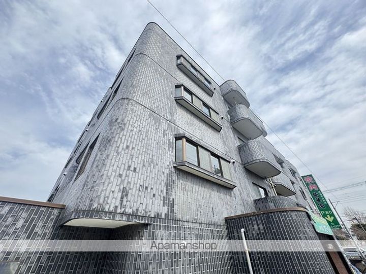 東京都武蔵村山市学園1丁目の賃貸マンションの外観
