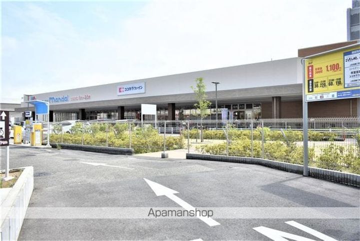 ドルフスクエアーの周辺