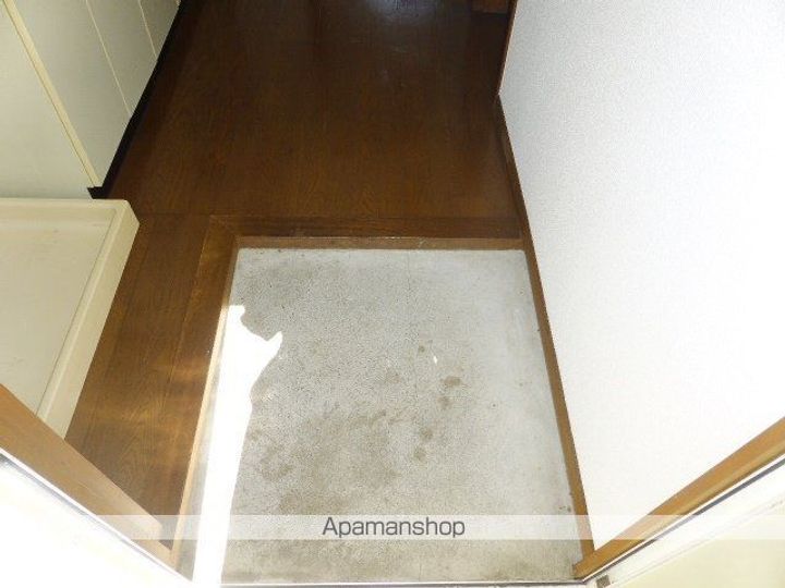 長野県長野市大字稲葉日詰の賃貸アパートの玄関