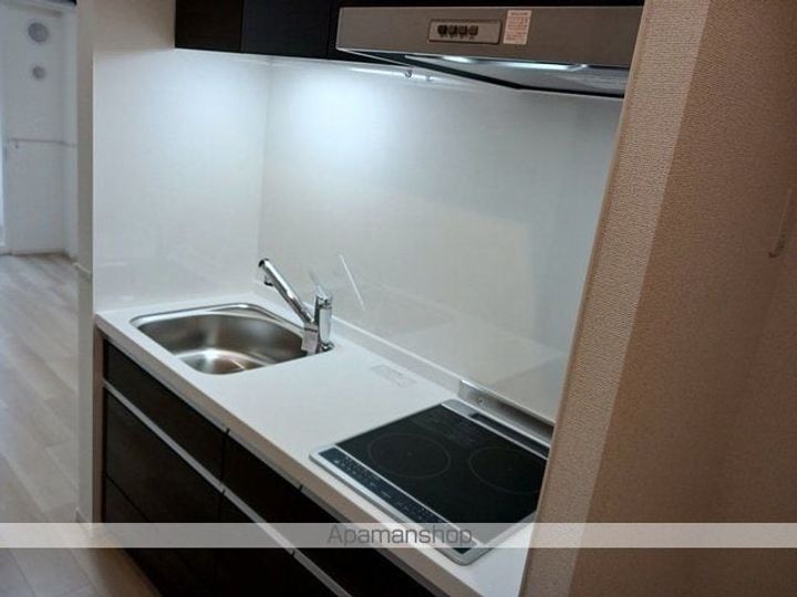 ヒカルサ甲府国母 イーストのキッチン