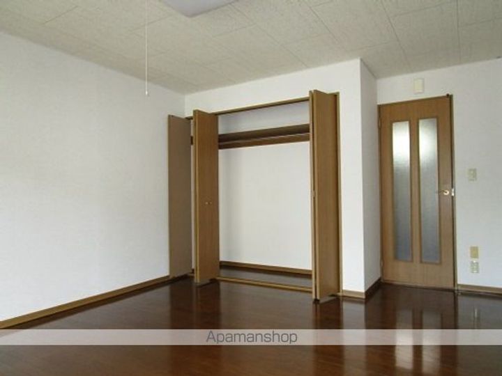 八木山トマト舘106の内装