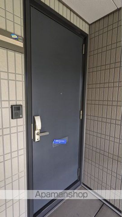 アドレ・シャンブルF202の玄関