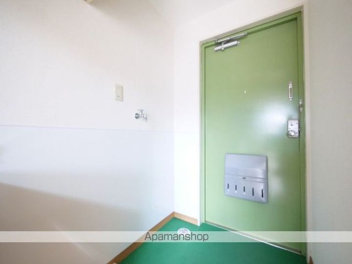 岡山県岡山市北区南方5丁目の賃貸マンションの玄関