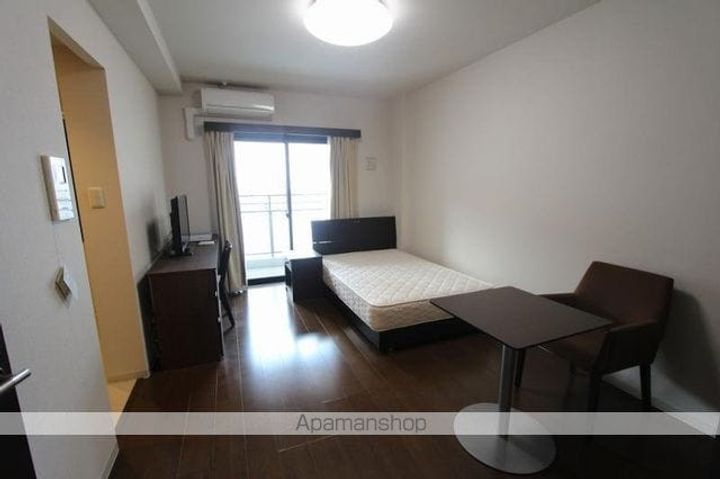 香川県高松市瓦町1丁目の賃貸マンションの居間