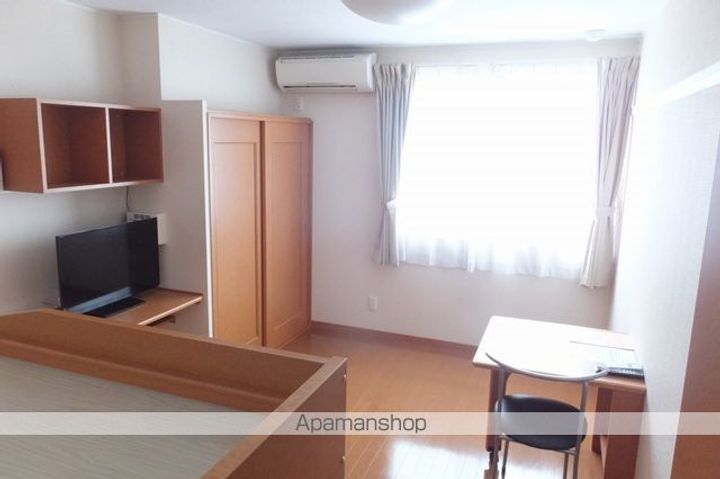 レオパレスエクレール102の居間