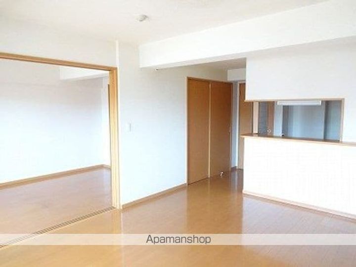 SEEDS PROSPERの居間