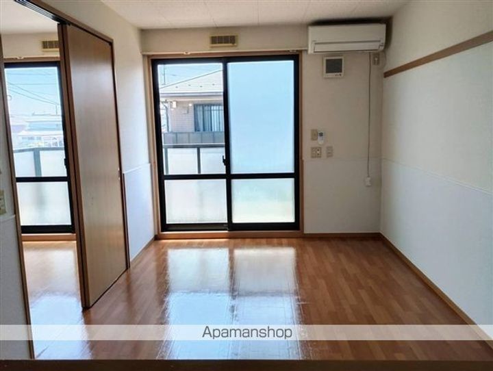 サンガーデン桜 C棟201の居間