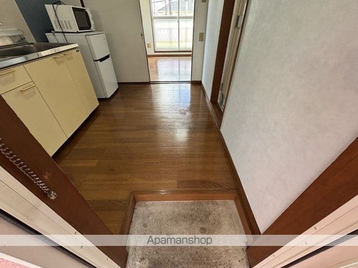 滋賀県彦根市八坂町の賃貸アパートの玄関