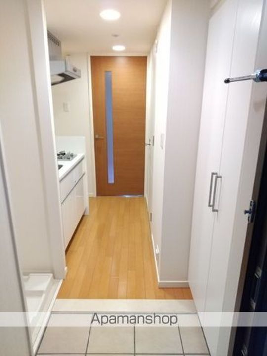 東京都杉並区和田1丁目の賃貸マンションの玄関