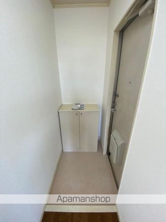 アドバンス香西B-201の玄関
