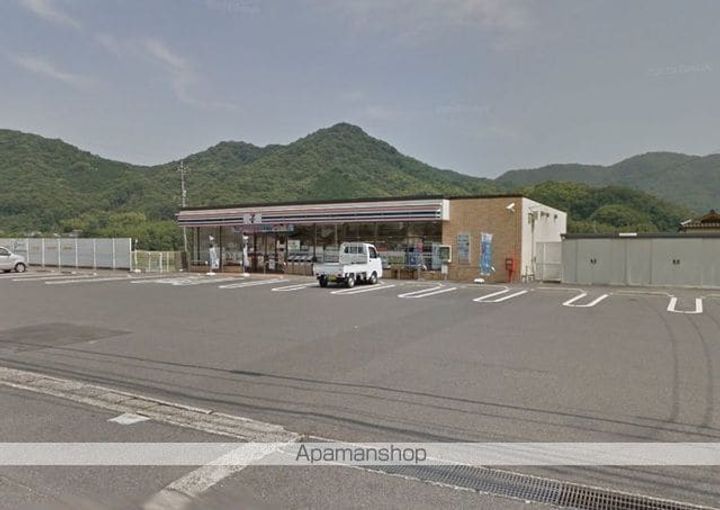 ファヴィリータCの周辺