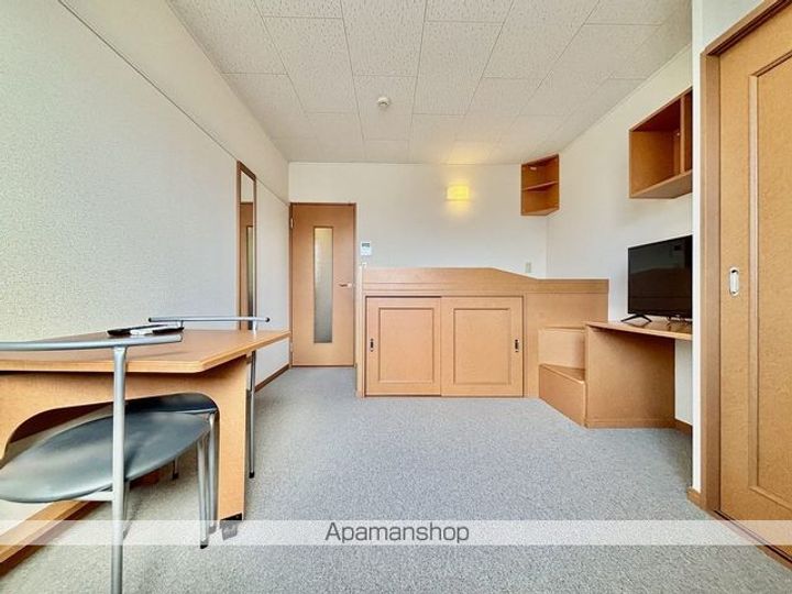 レオパレスコートフェリーク108の居間