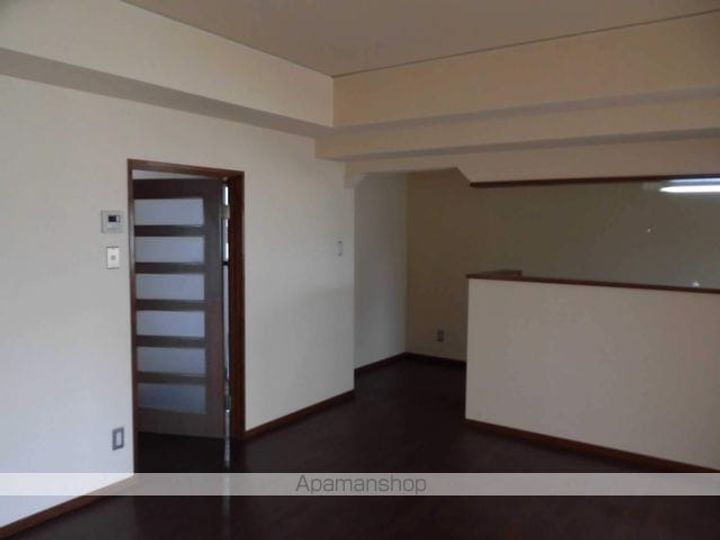 第5サンキョウマンションの居間