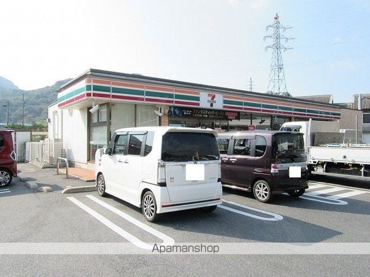 トロワリューヌの周辺