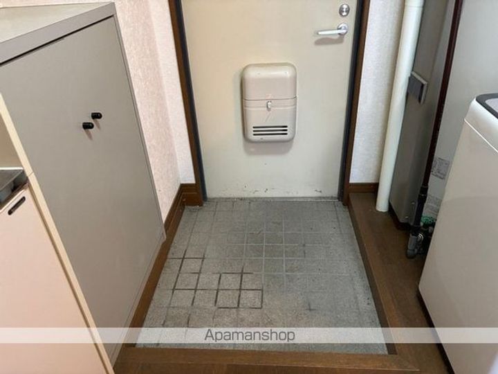 リバーハイツ光陽の玄関