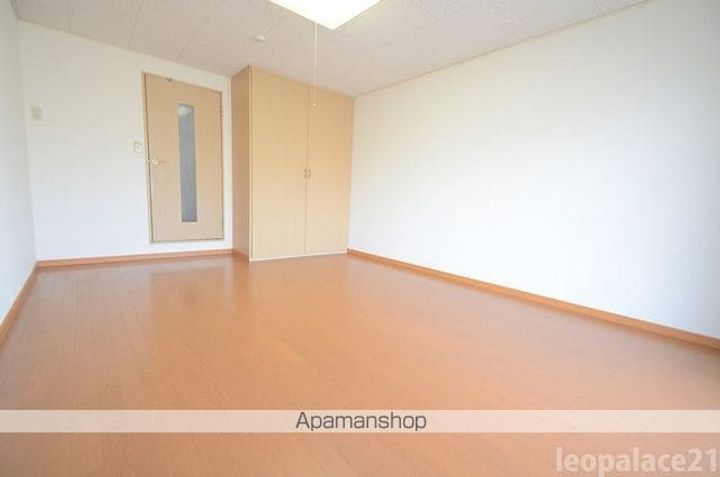 レオパレス英(HANABUSA)101の居間