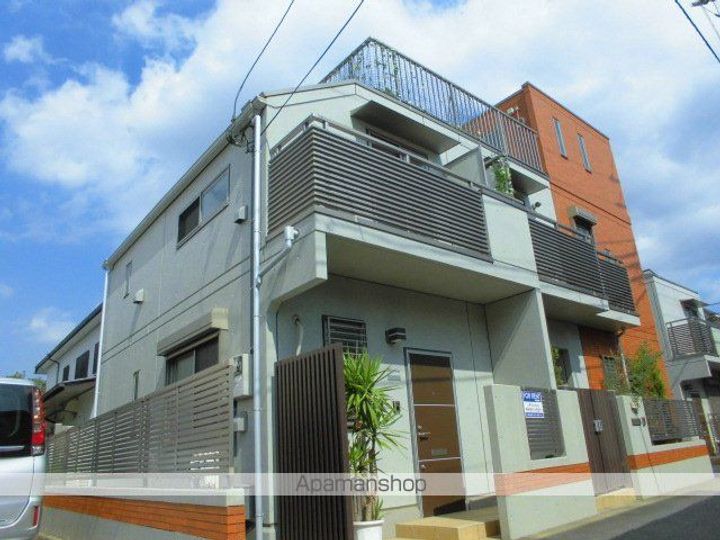 東京都杉並区成田東3丁目の賃貸マンションの外観