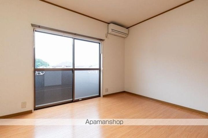 香川県高松市由良町の賃貸アパートの居間