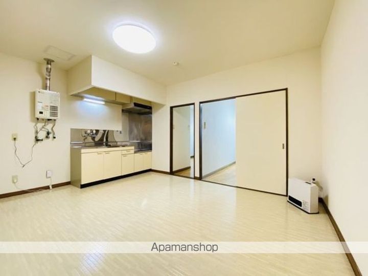 五稜郭パークハイツの居間