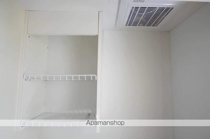 LIVEX 赤見の内装