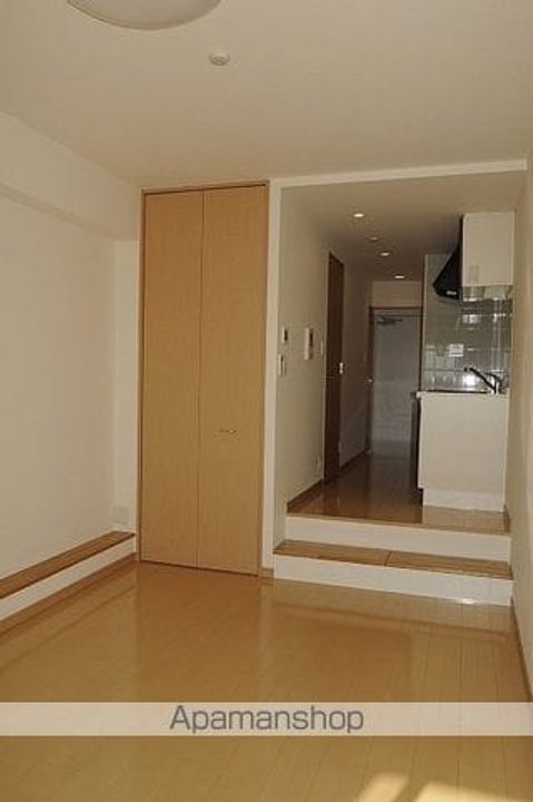 埼玉県八潮市大瀬1丁目の賃貸マンションの居間