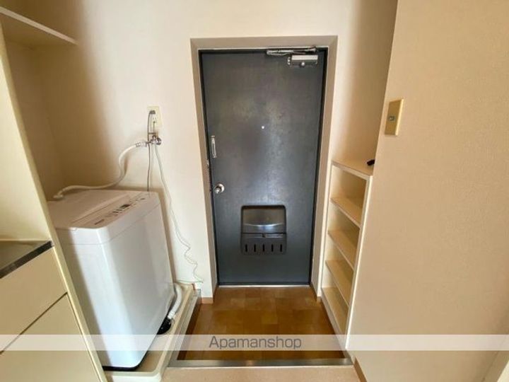 メゾンド西宝町の玄関