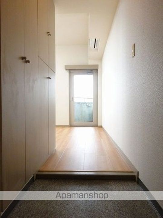 グリフィン横浜・ウェスタの玄関