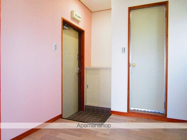 ヴィラ藍住201の玄関