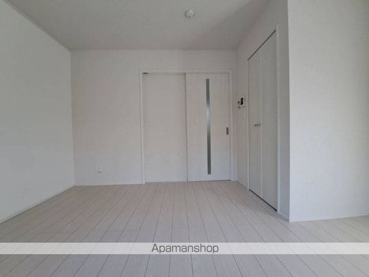 CASA LUMIERE103の居間