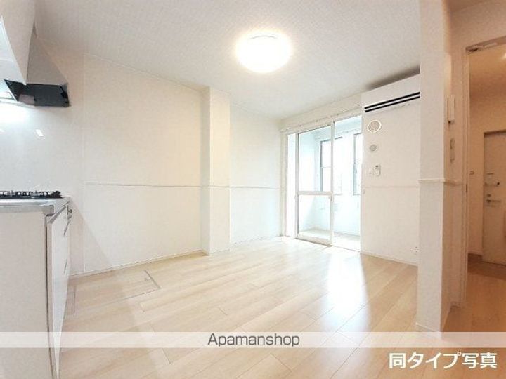 マハロAの居間