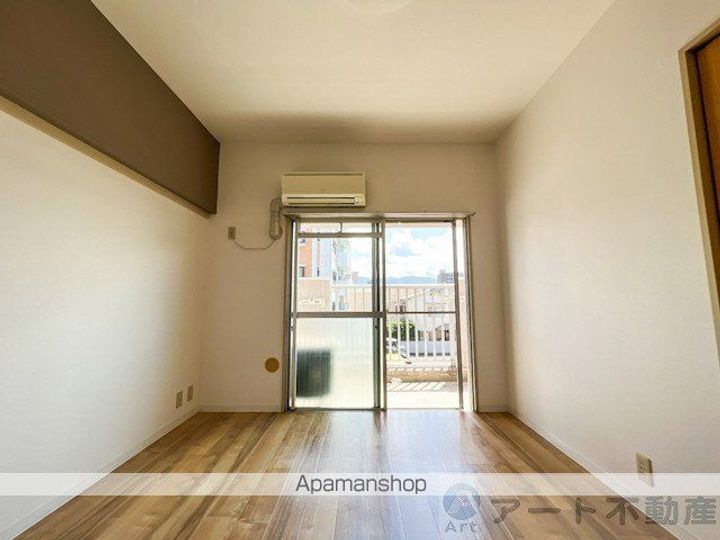 東一万ビルの内装