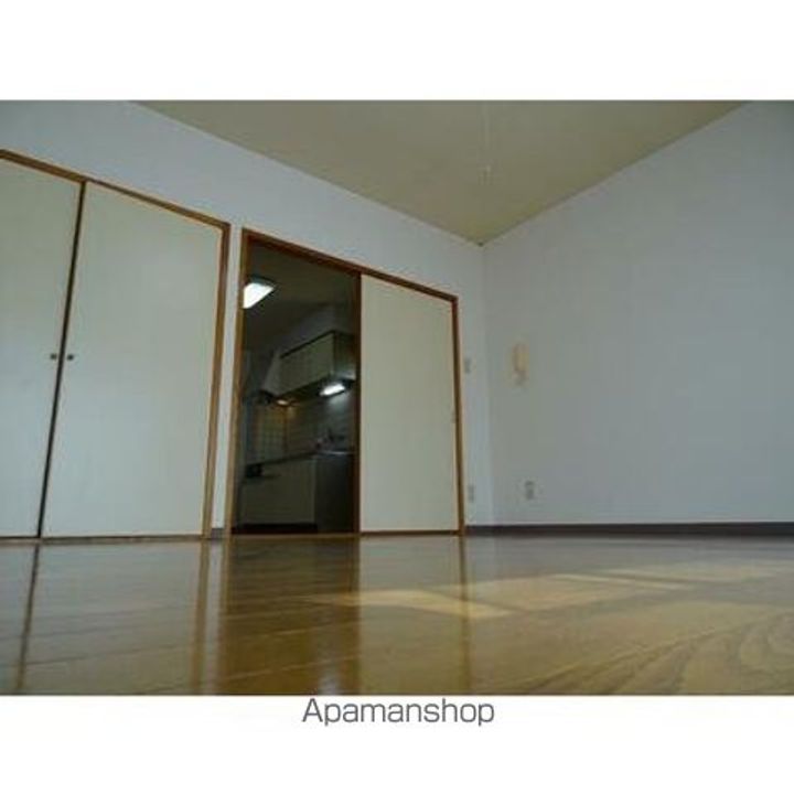 リーフコート宇多津305の居間