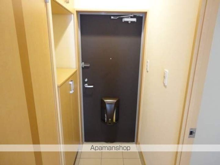 茨城県牛久市柏田町の賃貸アパートの玄関