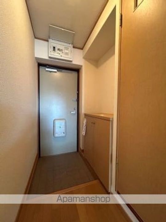 ロイヤルハイツⅡ303の玄関