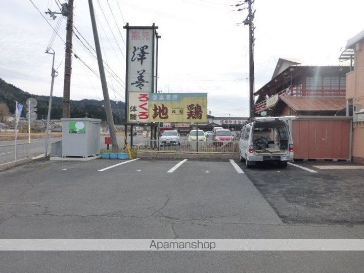 滋賀県甲賀市信楽町勅旨の賃貸アパートの外観