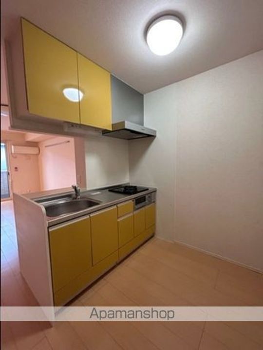 ウヴェルテュールのキッチン