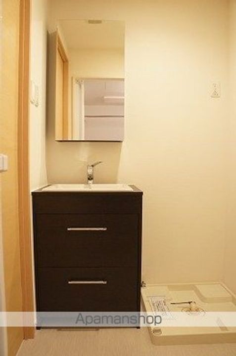 リブリ・ダロルのその他画像