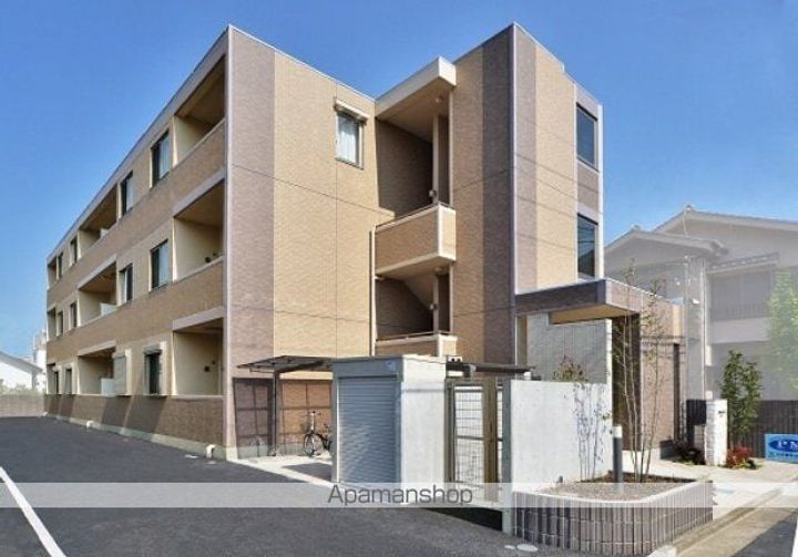 ルネス フルーレ105号室の外観