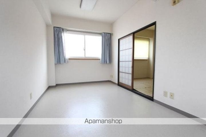 RINDO BLDG401の居間