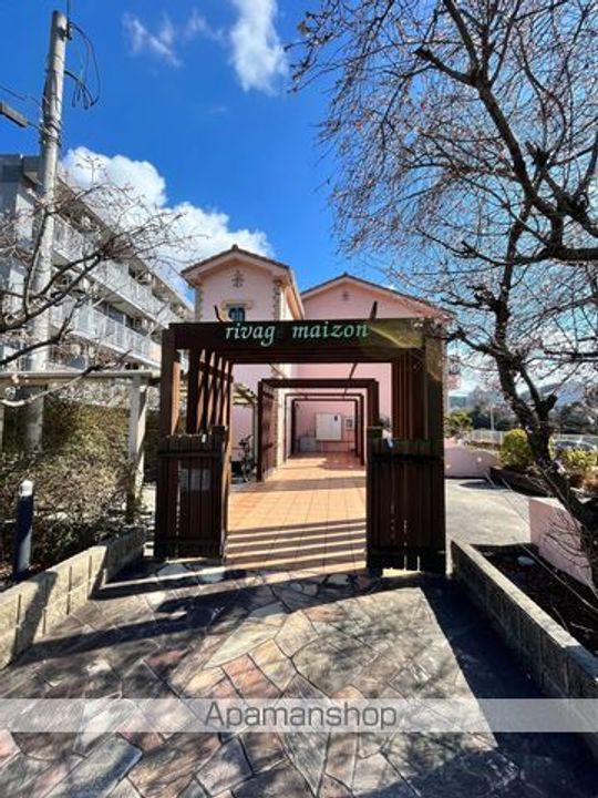 大阪府和泉市池田下町の賃貸アパート110の外観