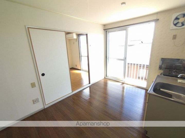 愛知県丹羽郡扶桑町大字高雄字薬師堂の賃貸アパートの内装