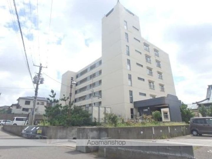 新潟県新潟市東区宝町の賃貸マンションの外観