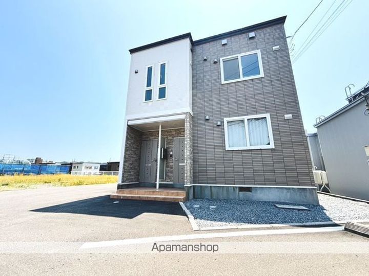 カラード カープ2号棟の外観