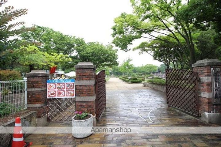 岡山県岡山市北区南方2丁目の賃貸マンションの周辺