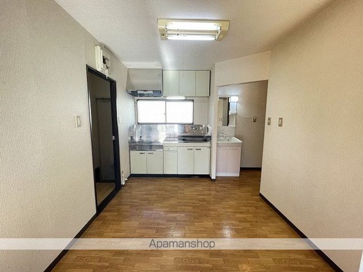 フレグランスすわA棟102の内装