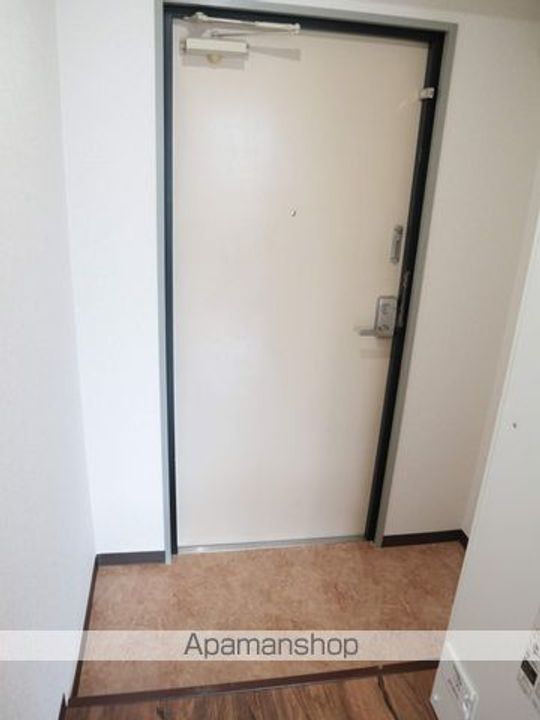 ヒルズ大野芝405の玄関